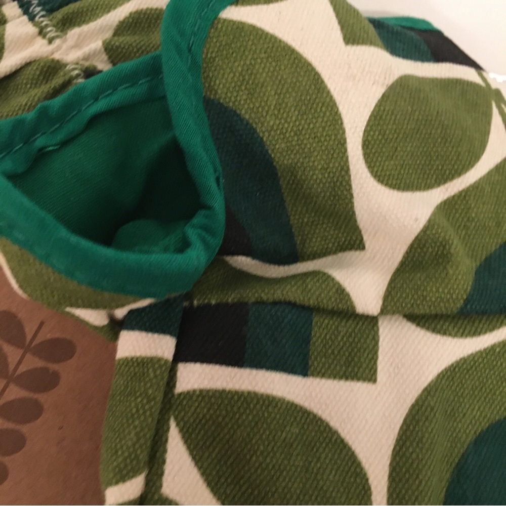 Orla Kiely Green and White Patterned Gloves - Picture 8 of 8